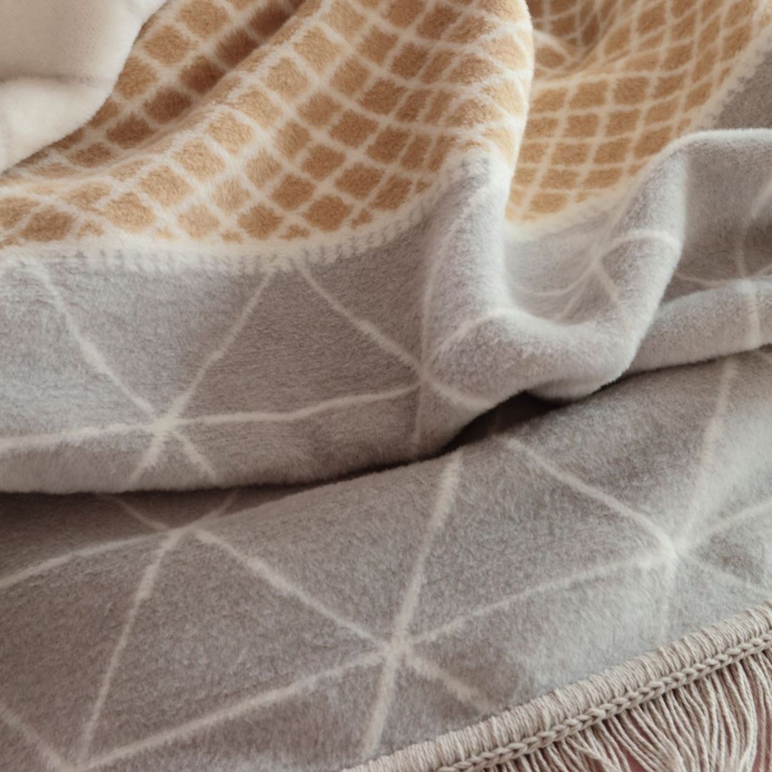 Modernios klasikos pledas BOHO