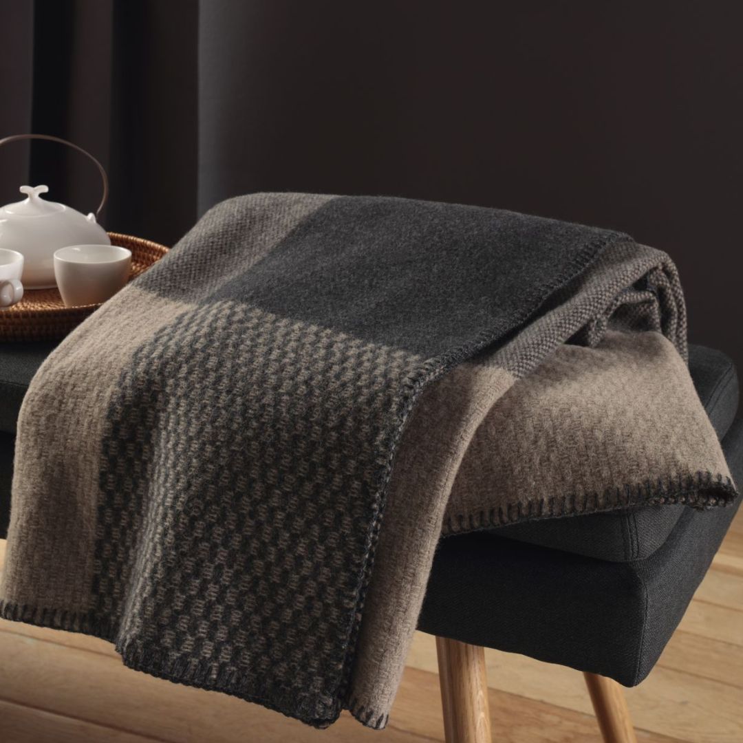 Merino vilnos pledas FRAME MOKKA